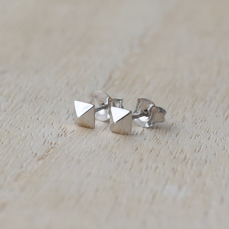 Pyramidové náušnice ze stříbra 67162