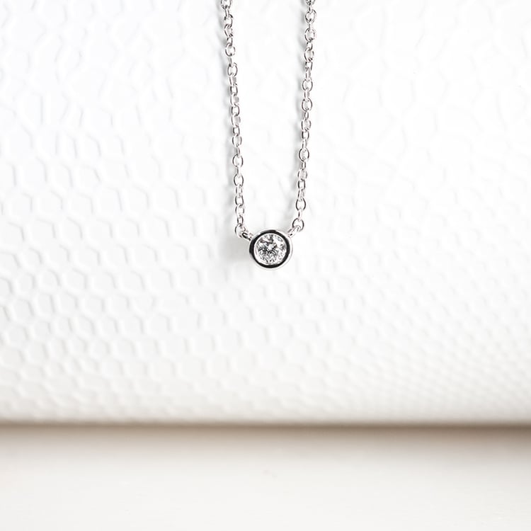 Stříbrný minimalistický náhrdelník s moissanitem Glosie 132088