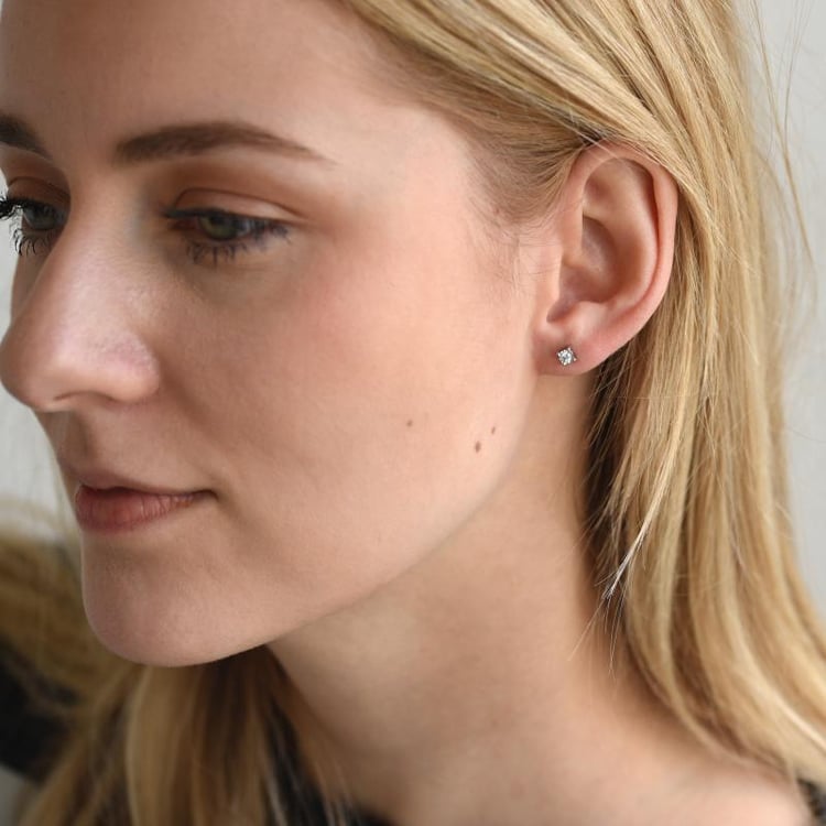 Diamantové zlaté náušnice v bezel osazení 52615