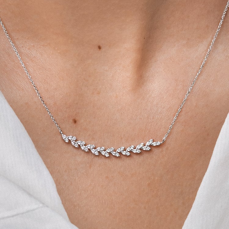 Diamantový náhrdelník ve tvaru lístečků Ophelia 153771