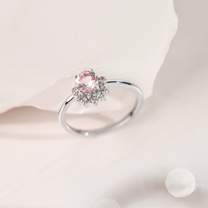 Zlatý minimalistický prsten s morganitem Sonnie