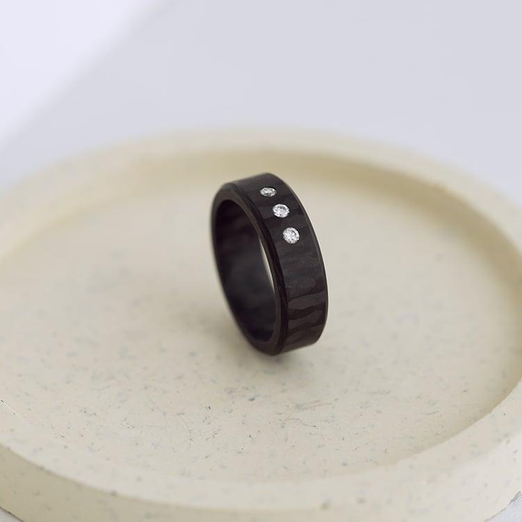 Ploché karbonové snubní prsteny s diamanty Minnith 124594