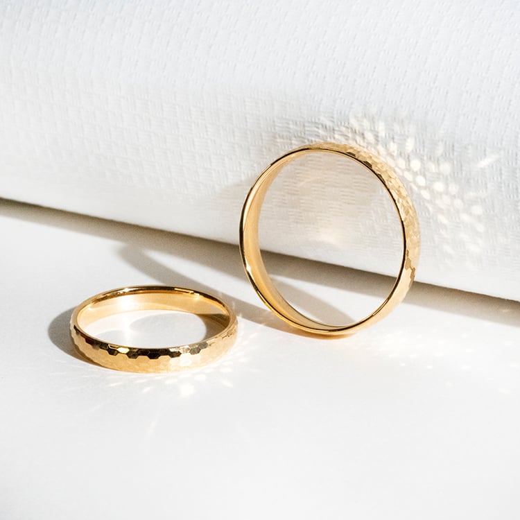 Zlaté tepané snubní prsteny Trevino 114109