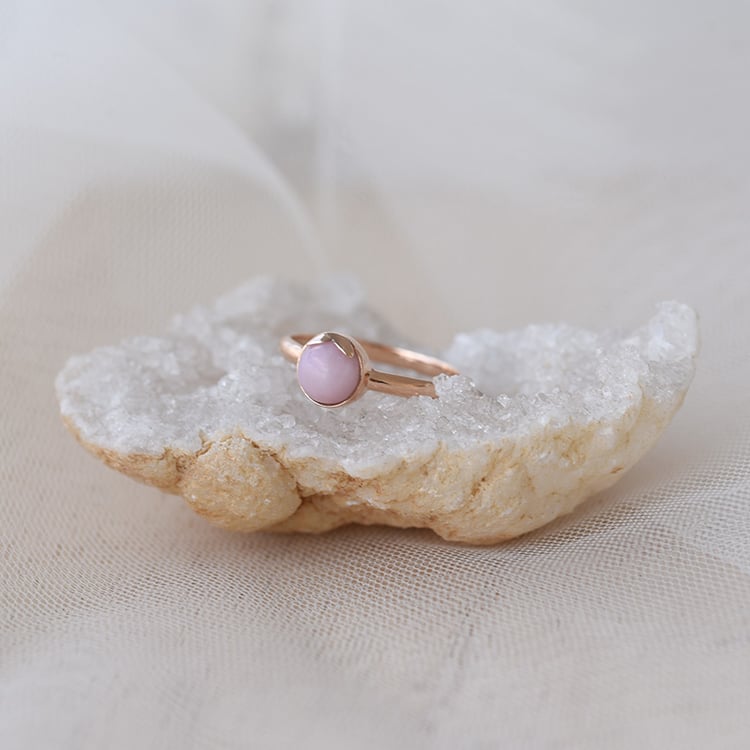 Prsten s růžovým opálem 65839