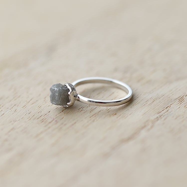 Zásnubní zlatý prsten s diamantem 58711