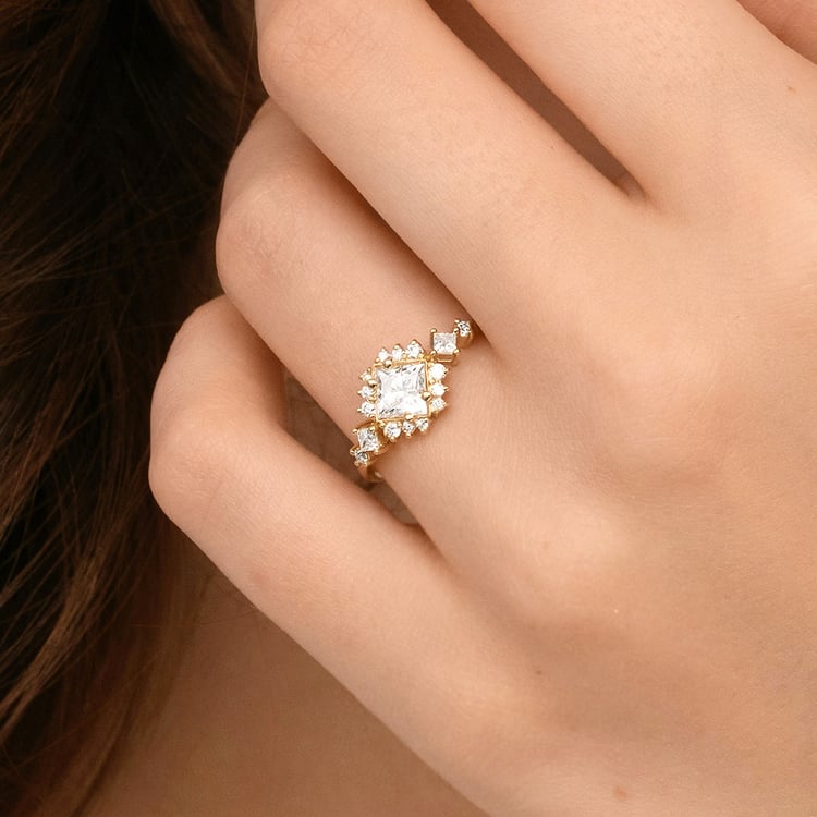Stříbrný prsten s princess moissanitem Medrie 167320
