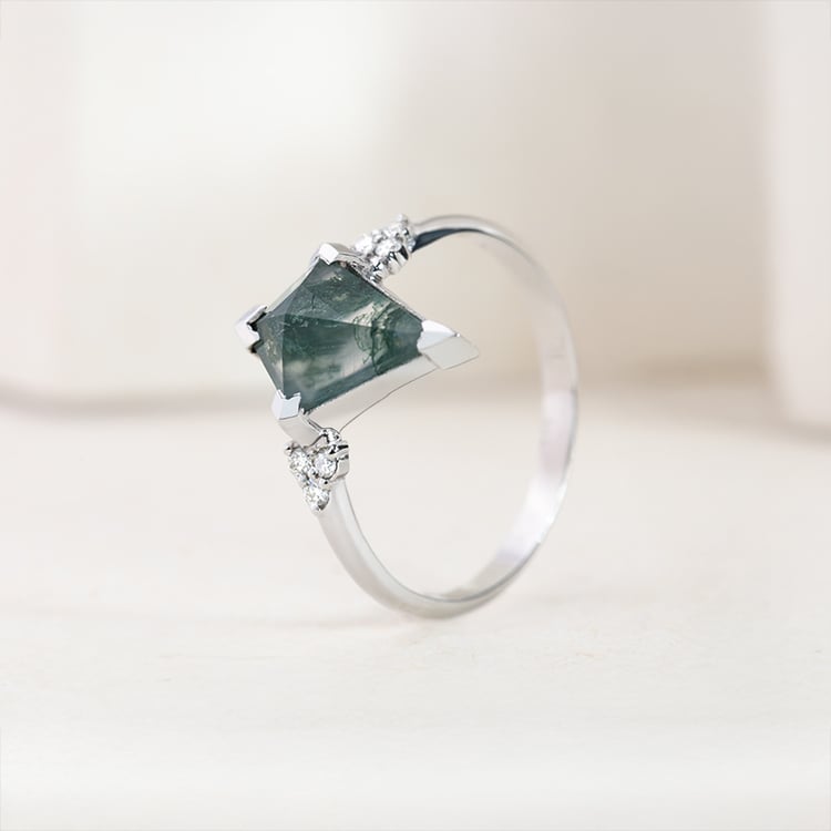 Jedinečný zásnubní prsten s mechovým achátem Kettil 150082