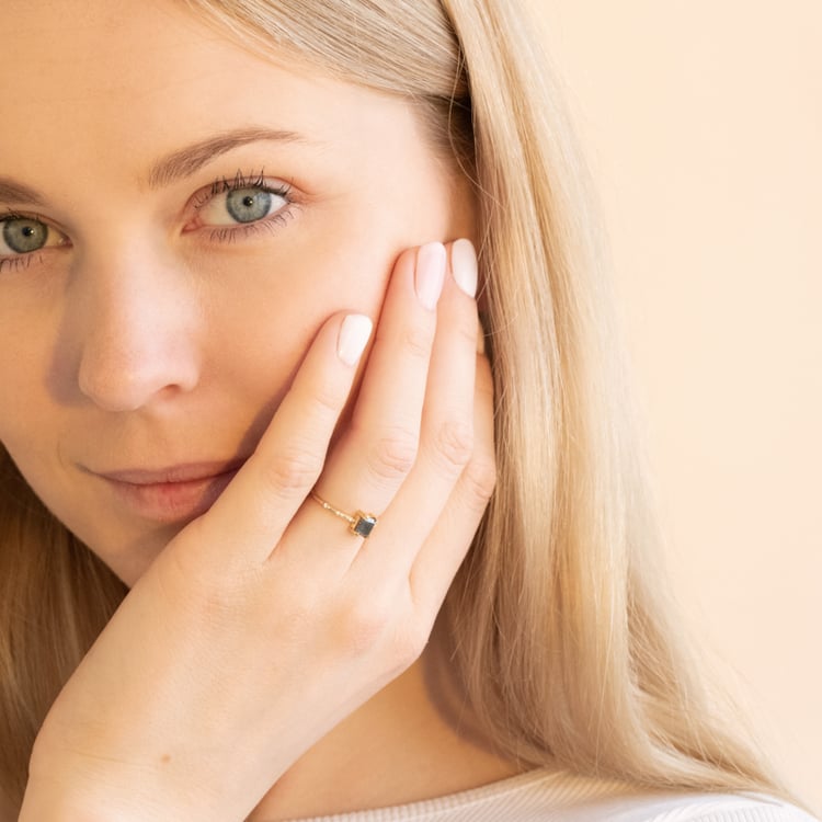 Zlatý prsten se salt and pepper diamantem Emilis 100979