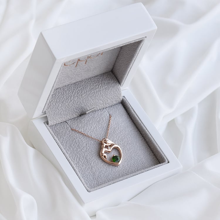 Zlatý přívěsek matka 93458