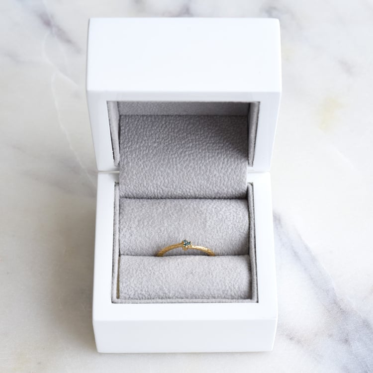 Pozlacený prsten s diamanty 86106