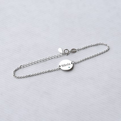 Stříbrný náramek s modrým diamantem a s gravírem dle vaší volby Shalek