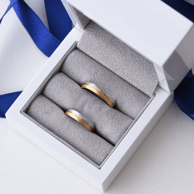 Snubní prsteny s matným povrchem 76330