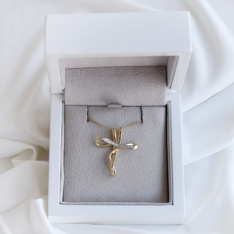 Křížek s diamanty 93702