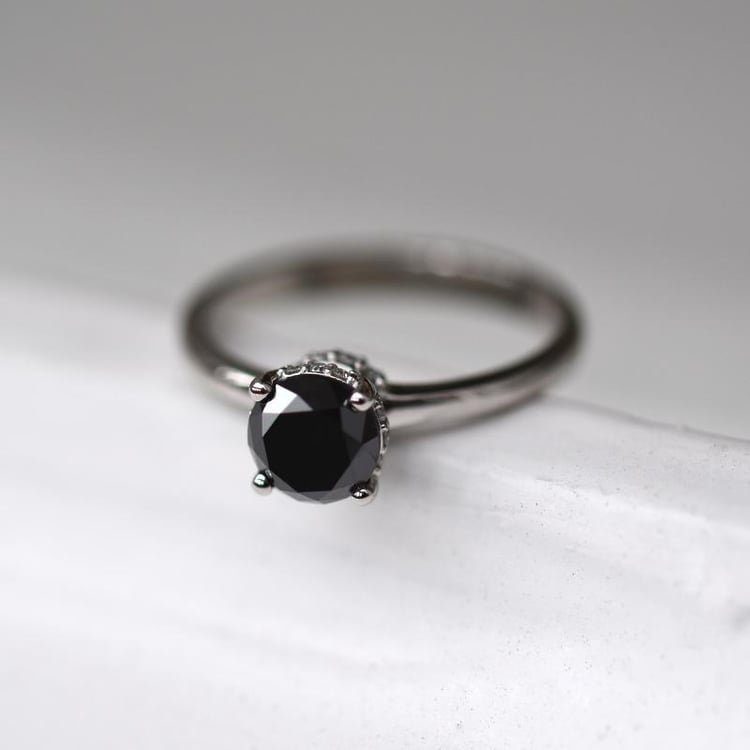 Zlatý zásnubní prsten s diamanty 48691