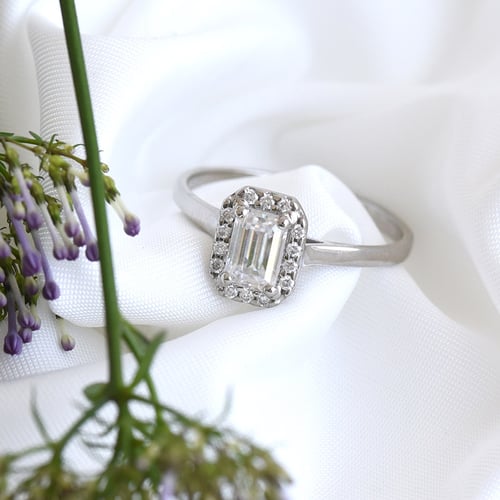 Zásnubní prsten s emerald diamantem Valma