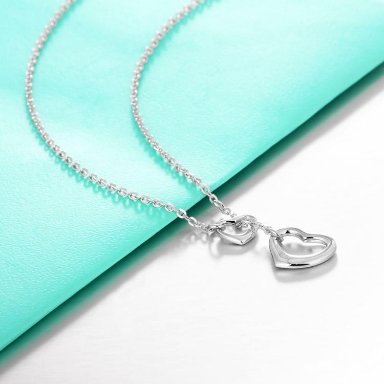 Stříbrný náhrdelník 8261