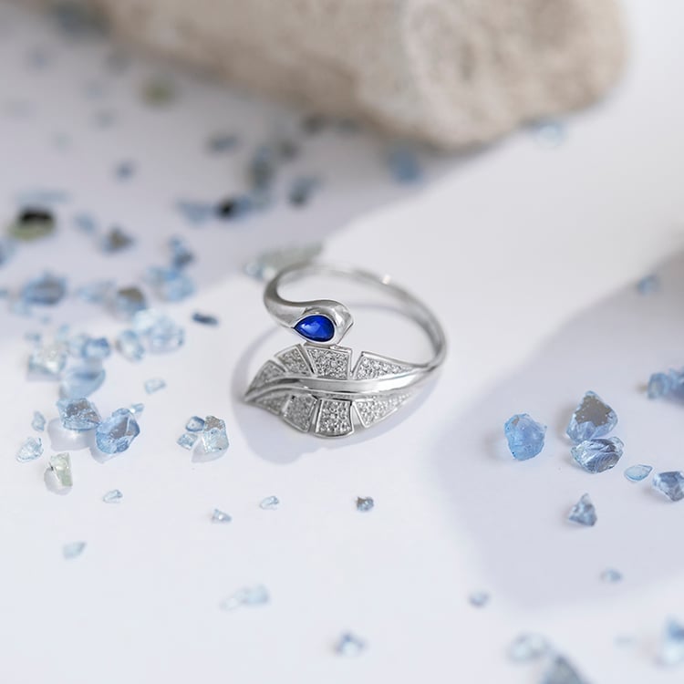 Stříbrný prsten se safírem 109357