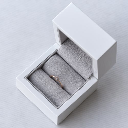 Salt and pepper diamant v něžném zlatém prstenu Marine