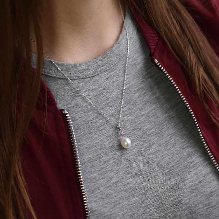 Zlatý perlový přívěsek Deadra 7842