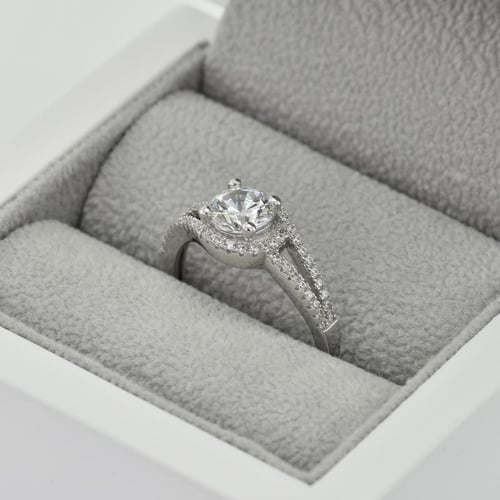 Halo zásnubní prsten s lab-grown diamanty Mevlie