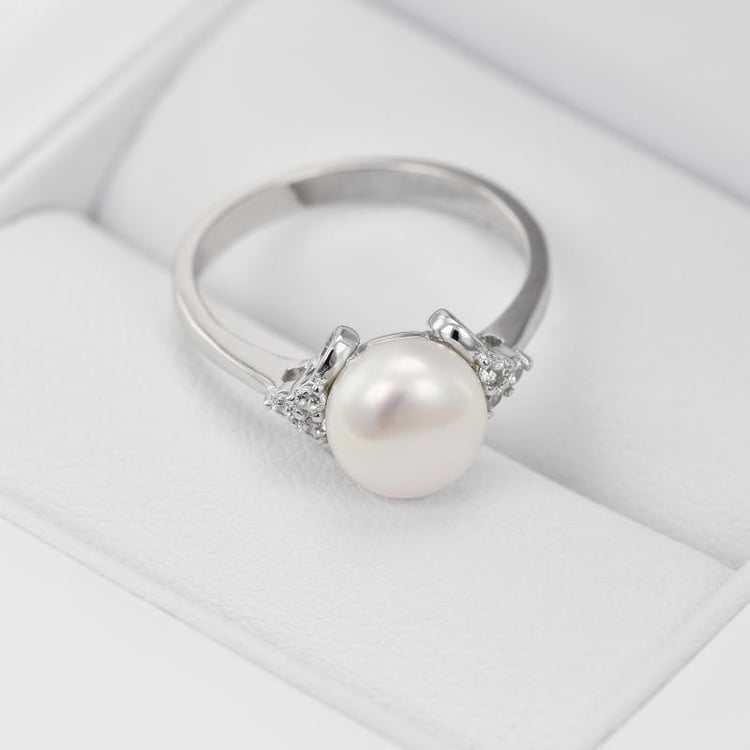 Prsten s bílou perlou 20775