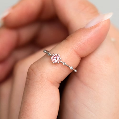 Zásnubní prsten s certifikovaným fancy pink lab-grown diamantem Imelda