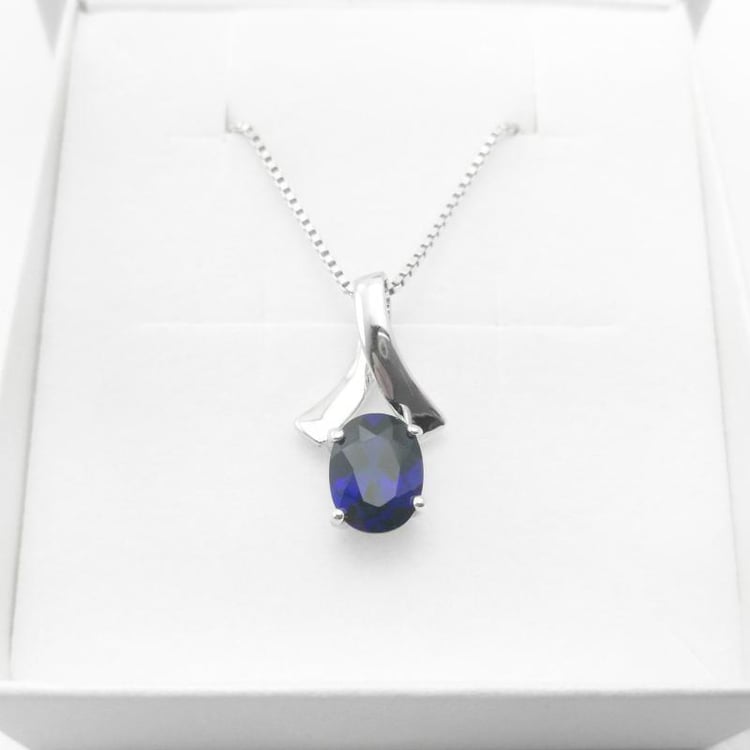 Stříbrný náhrdelník 10486