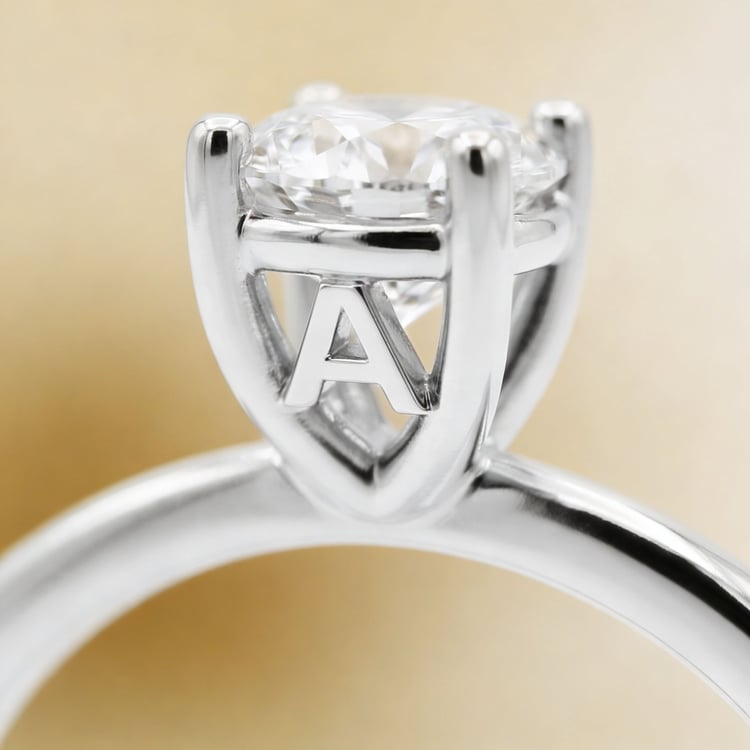 Zásnubní prsten s výběrem písmene a diamanty Frost 167678
