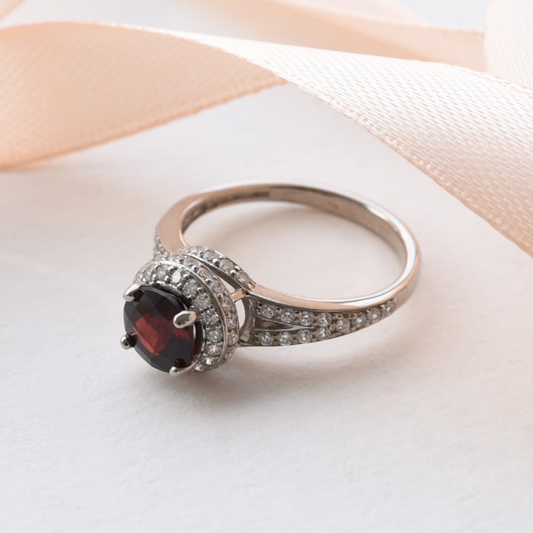 Granátový prsten se zirkony 78413
