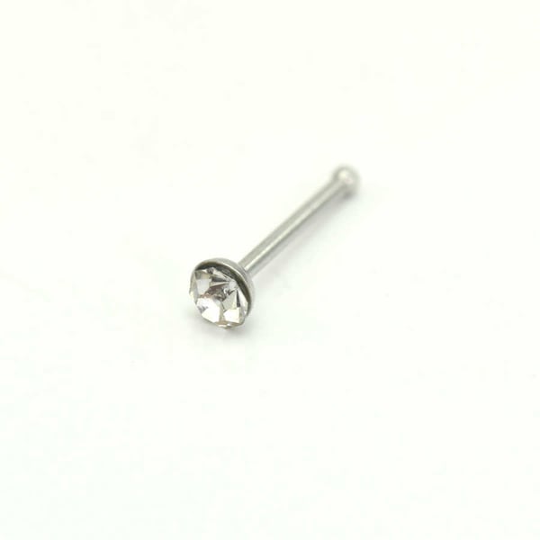 Piercing na míru s diamantem