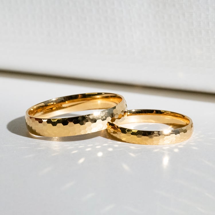 Zlaté tepané snubní prsteny Trevino 114110