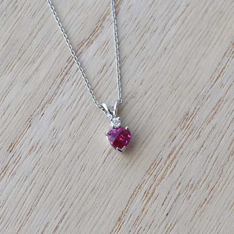 Náhrdelník s rubínem 68901