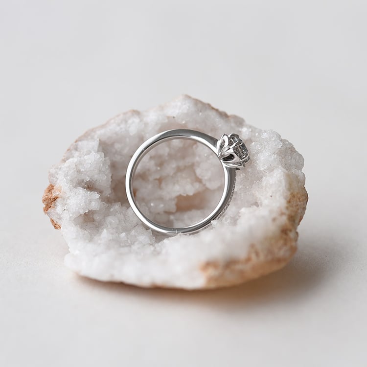 Prsten ve tvaru květu 66046