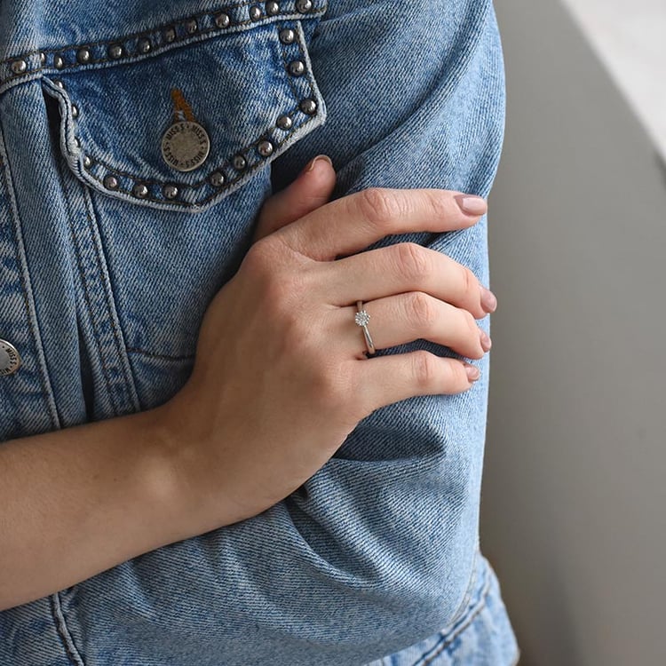 Zásnubní platinový prsten 69690