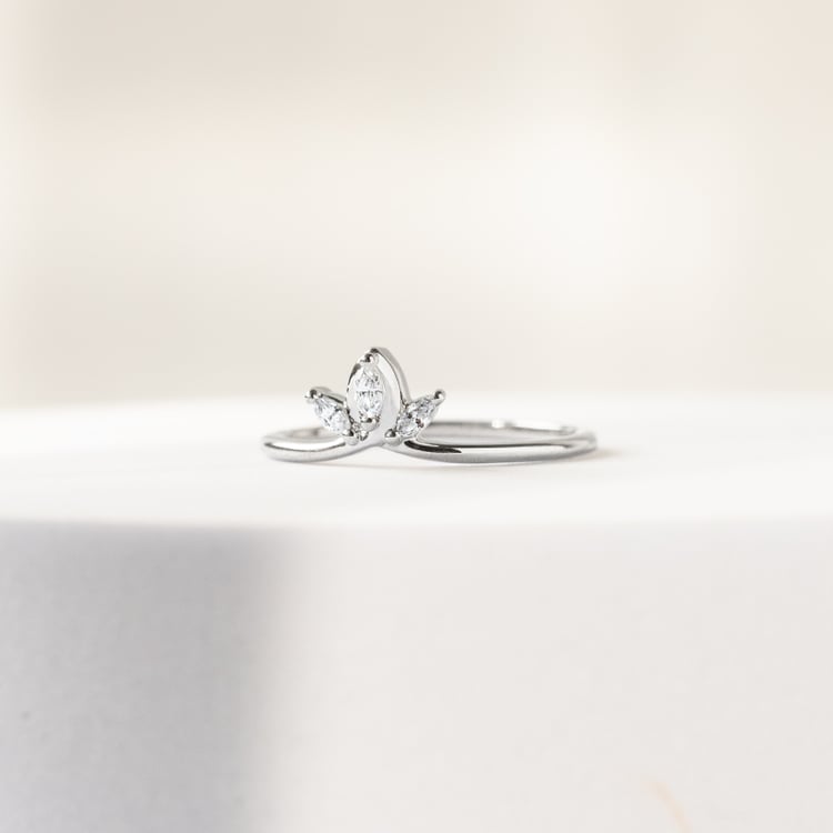 Vykrojený prsten s marquise lab-grown diamanty Riori 141445