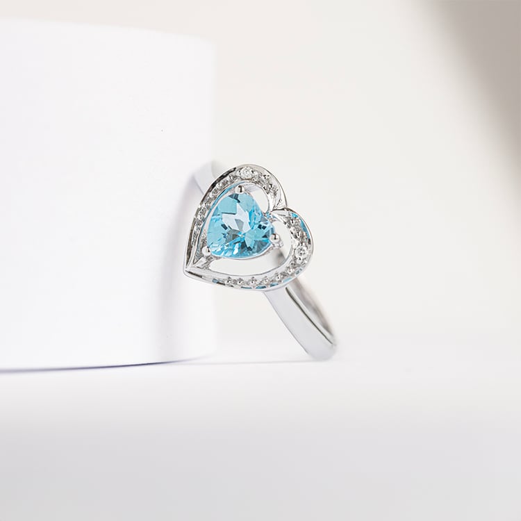 Zlatý prsten se švýcarským topazem ve tvaru srdce a diamanty Liola 144194