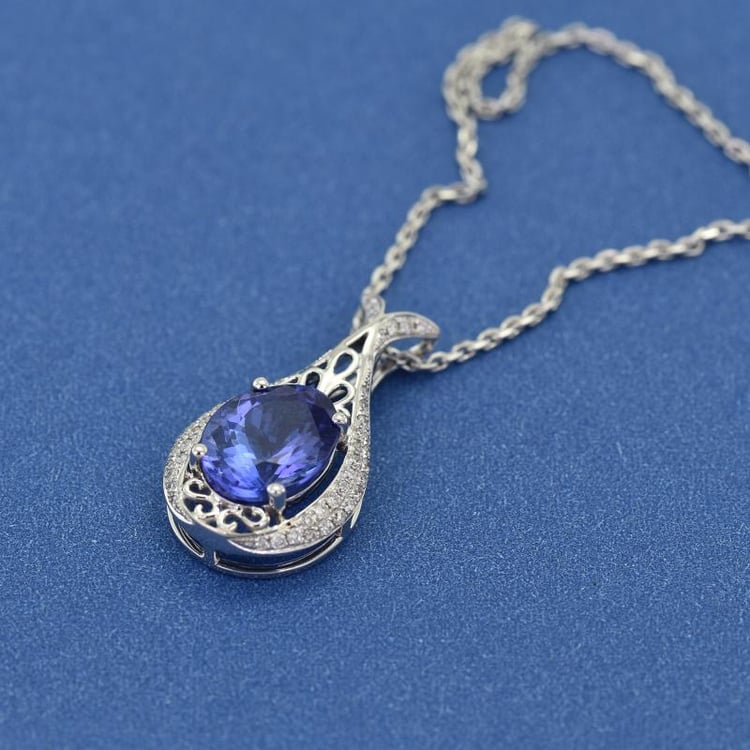 Zlatý tanzanitový náhrdelník 9881