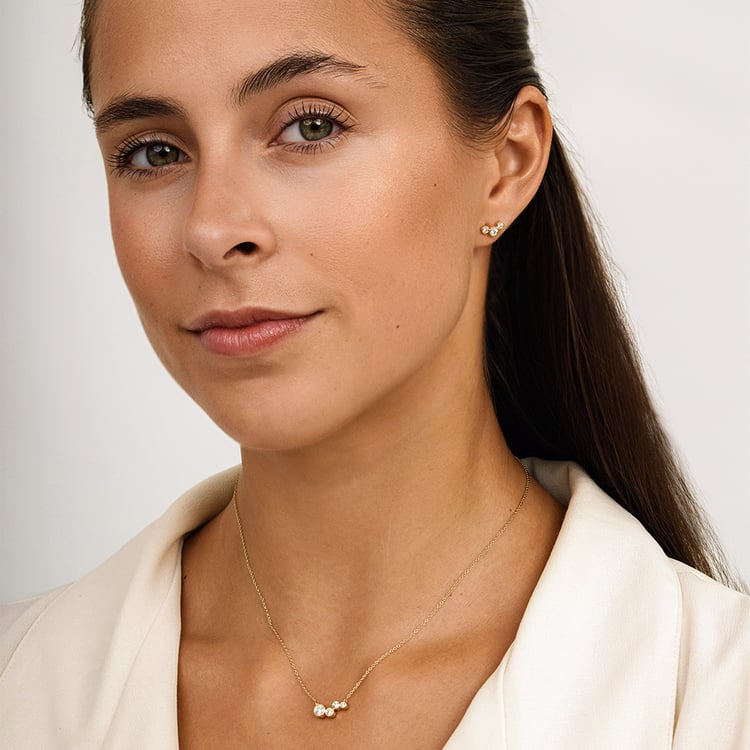 Moderní zlaté náušnice s kulatými lab-grown diamanty Ebba 162823