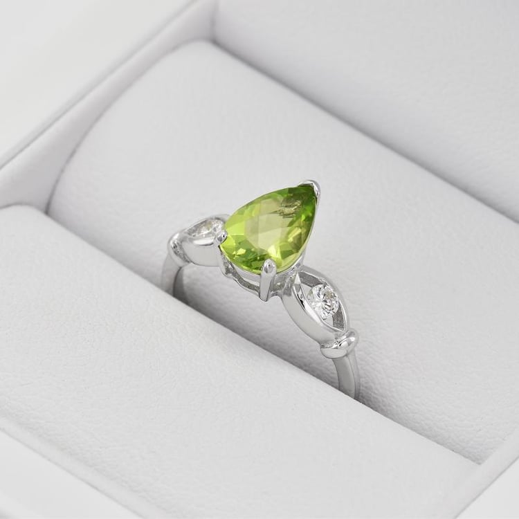 Olivínový prsten ze stříbra 23293