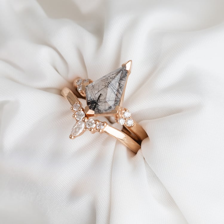 Jedinečný prsten s rutilovým křišťálem Kettil 124518