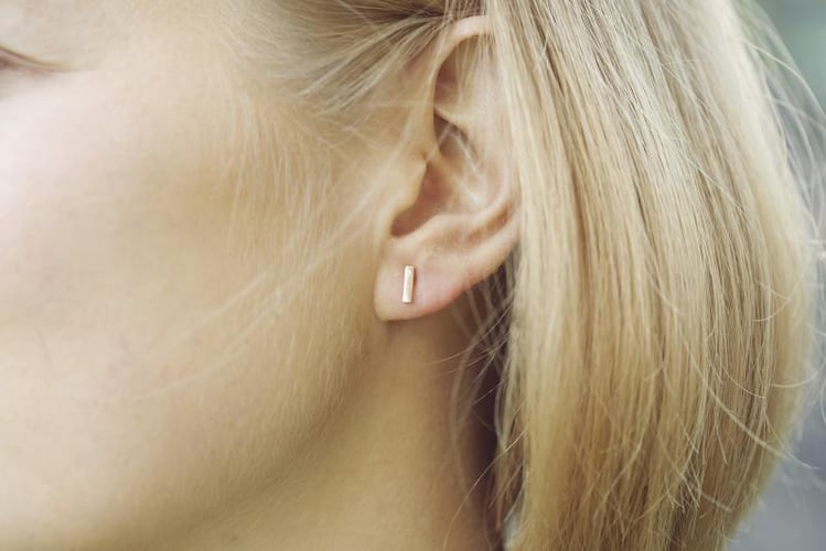 Zlaté minimalistické náušnice Bar