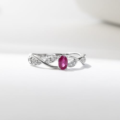 Zlatý prsten s rubínem a diamanty Ada