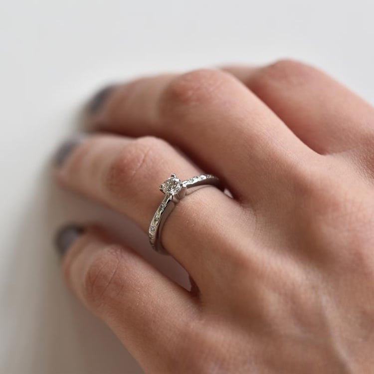 Zlatý zásnubní prsten 34618