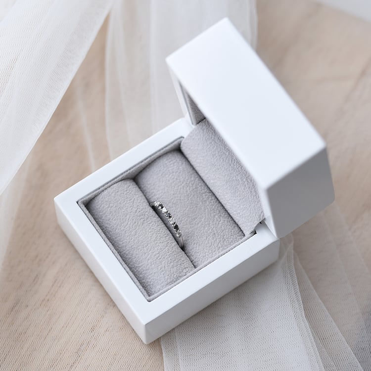 Eternity prsten s černými a bílými diamanty 62021