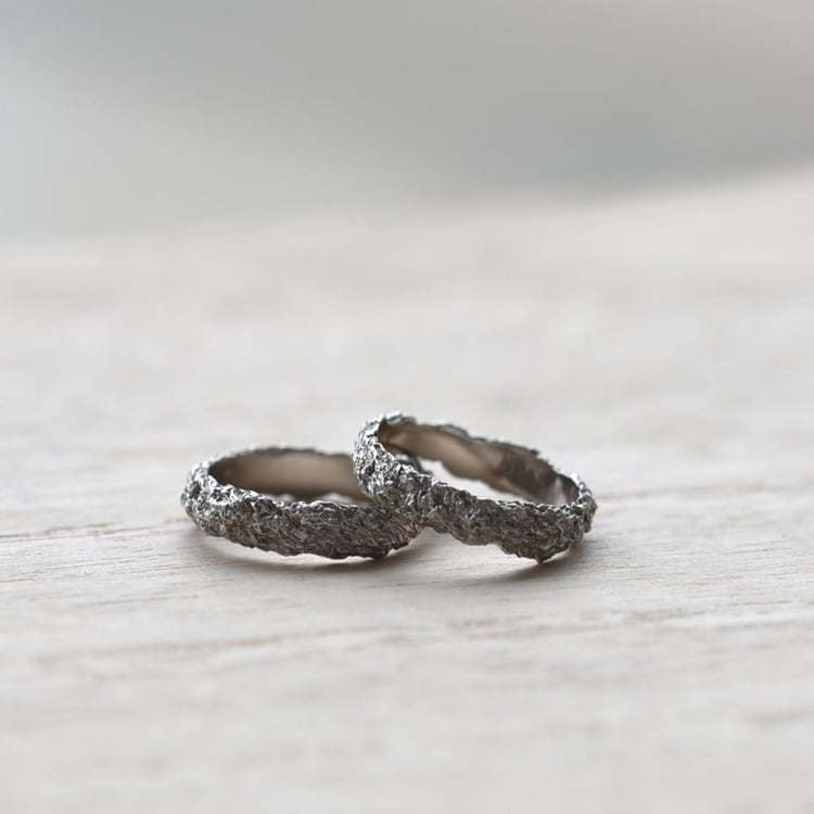 Prsteny s nerovným povrchem 146807