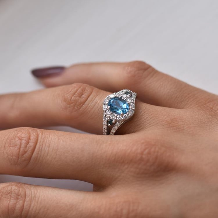 Topazový zlatý prsten 22818