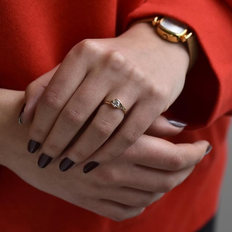 Zásnubní prsten ze žlutého zlata 11681