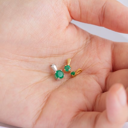 Stříbrný přívěsek se smaragdem s výběrem velikosti Quinn