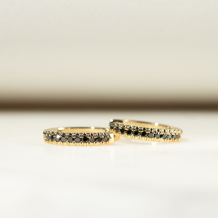 Kruhové náušnice s černými diamanty Gomati 134007