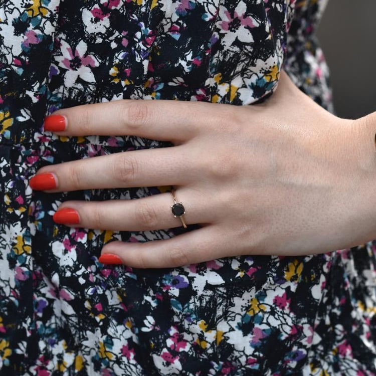 Prsten s černým diamantem ze zlata 45087